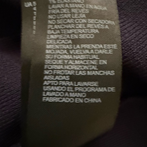 Elegant Blue Sleeveless Top - Picture 6 of 8